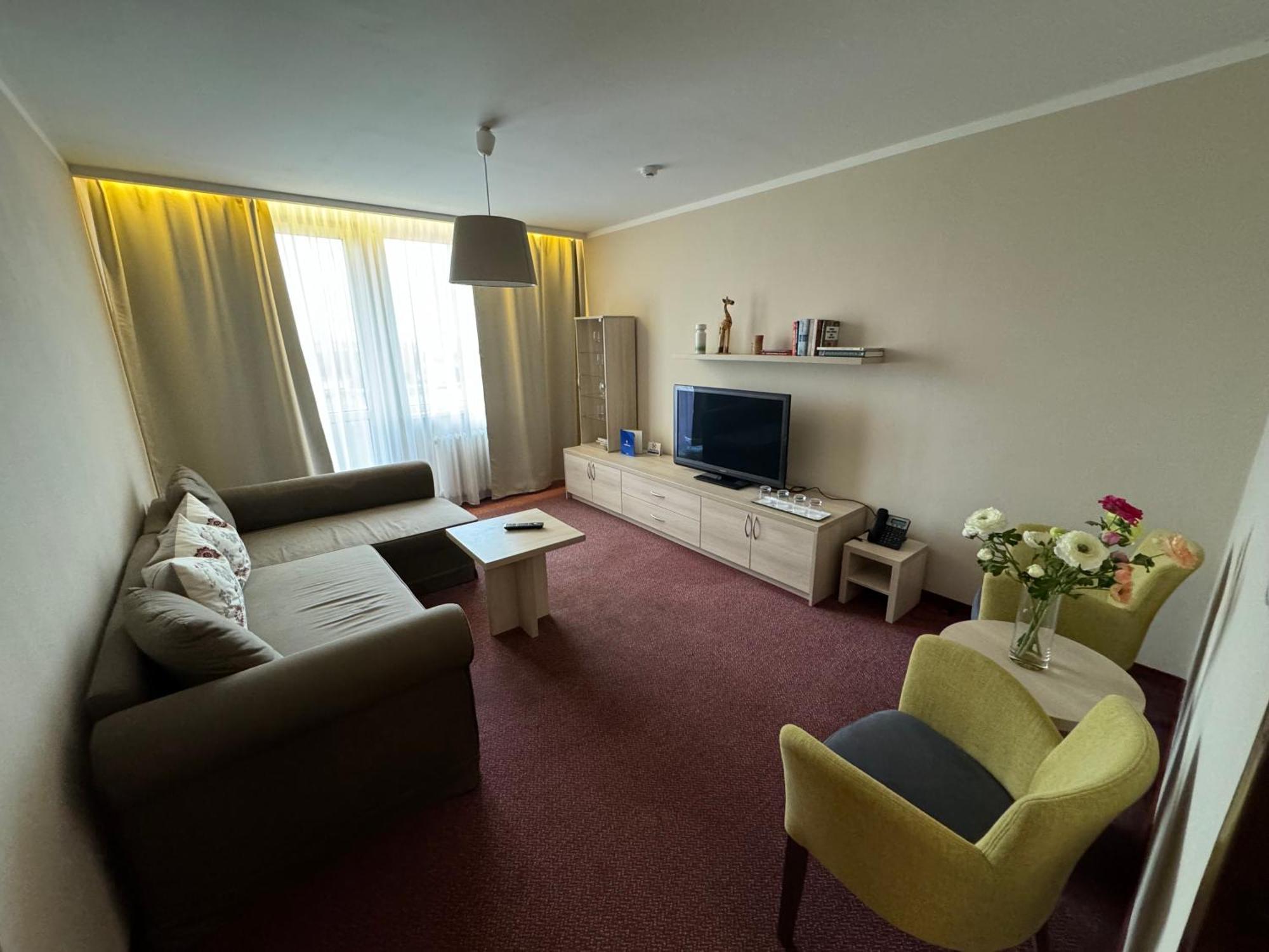 Hotel Spectrum ترنافا المظهر الخارجي الصورة
